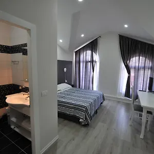 3* Hotel Rose Garden